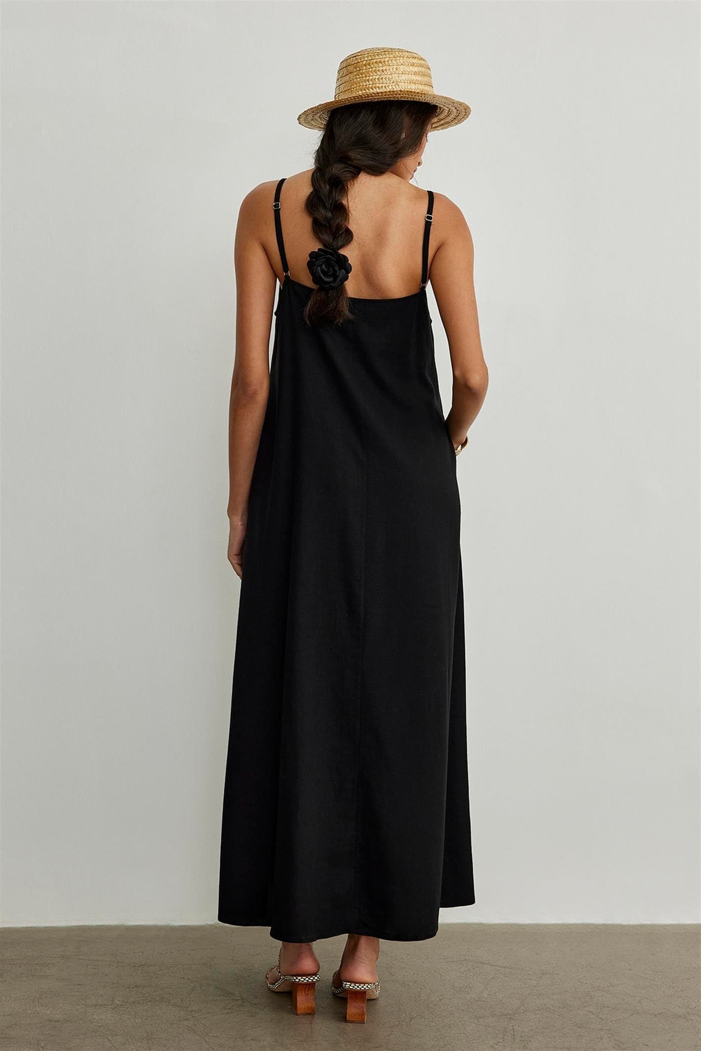 Stockholm Leinenkleid in schwarz - Matterhorn Studio