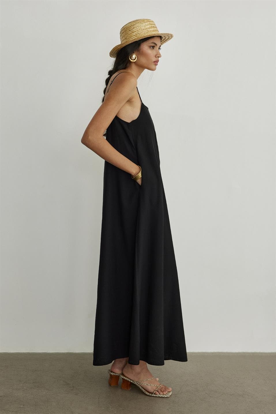 Stockholm Leinenkleid in schwarz - Matterhorn Studio